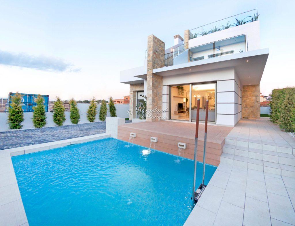 Agata villa basseng