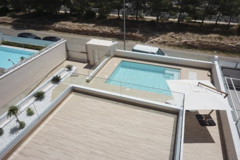 Villa 1 Fra Takterrassen Ned Mot Bassenget
