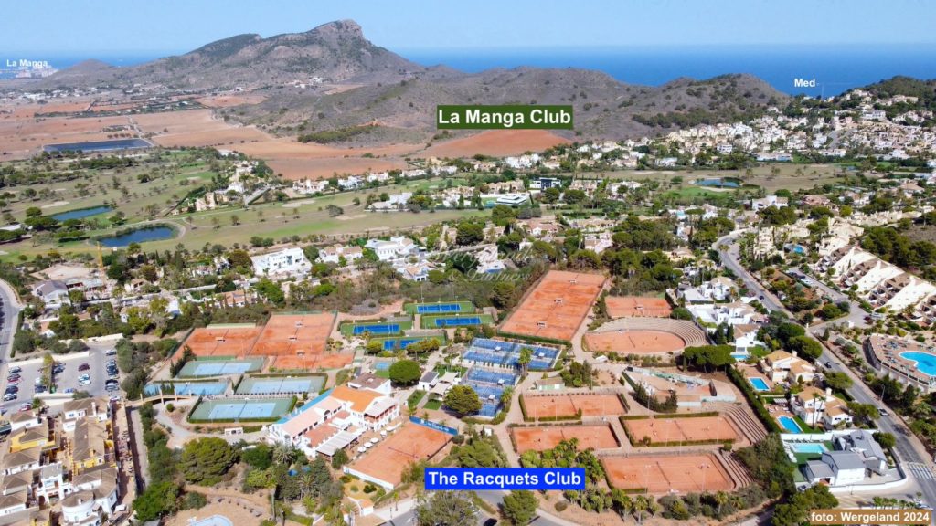 flyfoto The racquets club