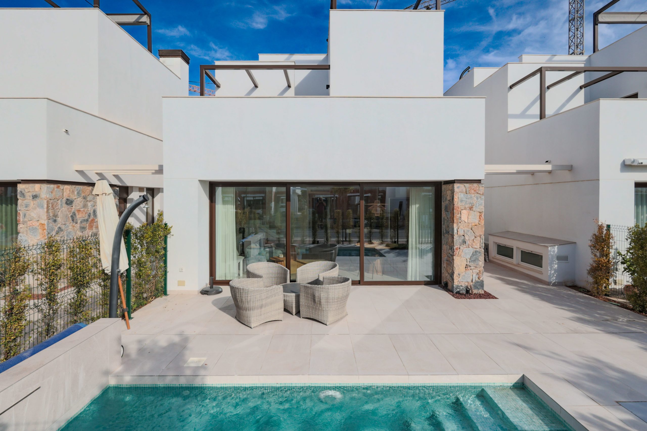 Siste i prosjektet: 2 sov villa. Takterrasse, meget populær familieresort, prosjektets rimeligste! [L48-12]