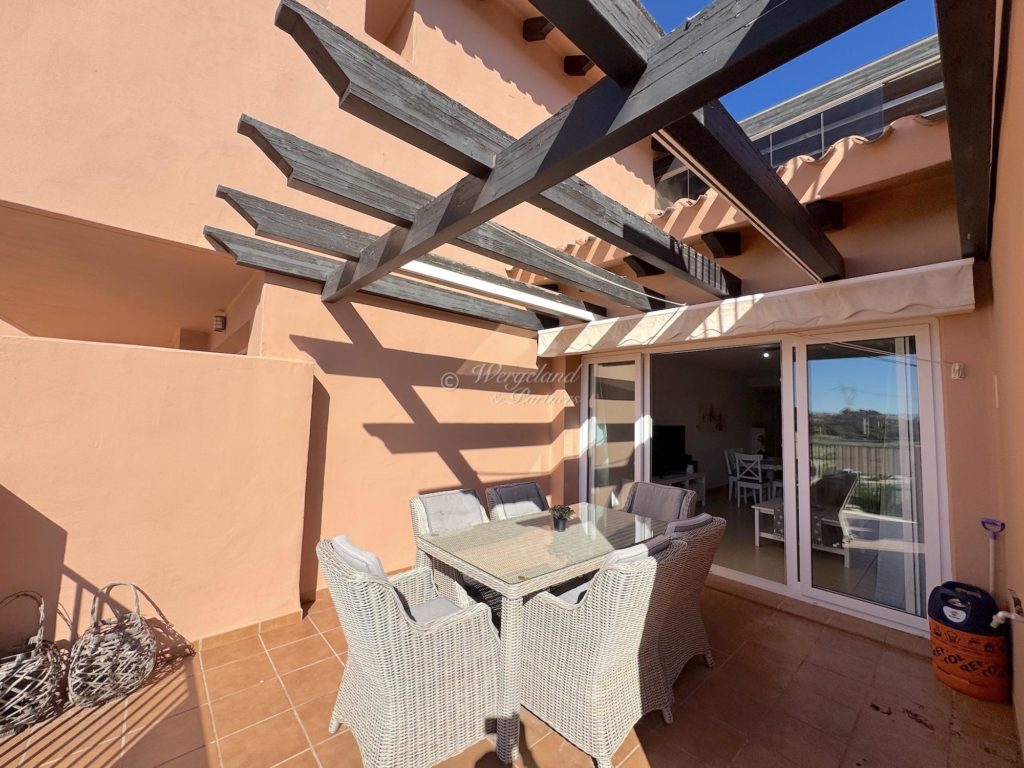  Terrace Pergola Dining