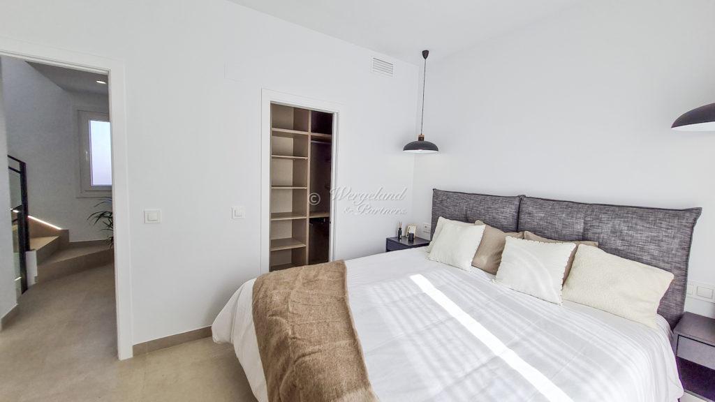Soverom 1etg Garderobe