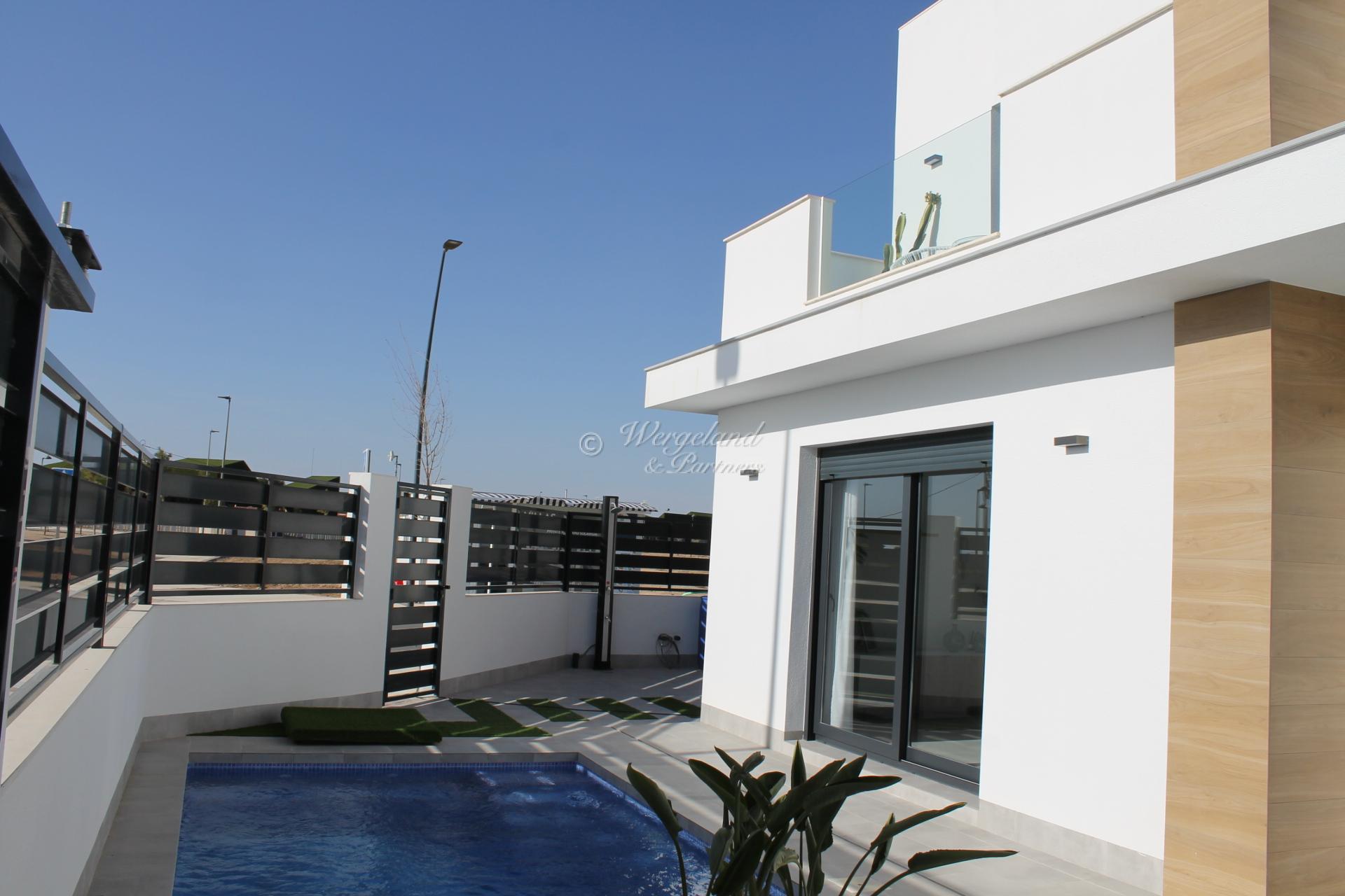 Ny resort – bli med fra starten! 4-roms villa m. takterrasse, privat basseng [EAV15]